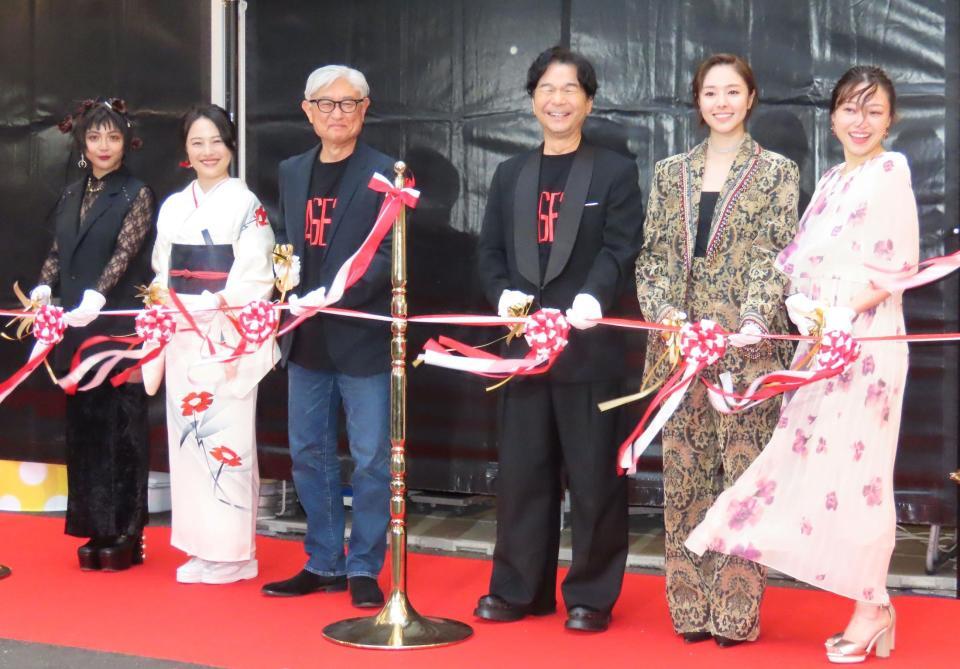 「ドリカム シアター」オープン 中村正人が愛妻・ＭＡＡＫＩＩＩ、唐田えりからとセレモニー「皆さんの夢を叶える装置に」 - デイリースポーツ