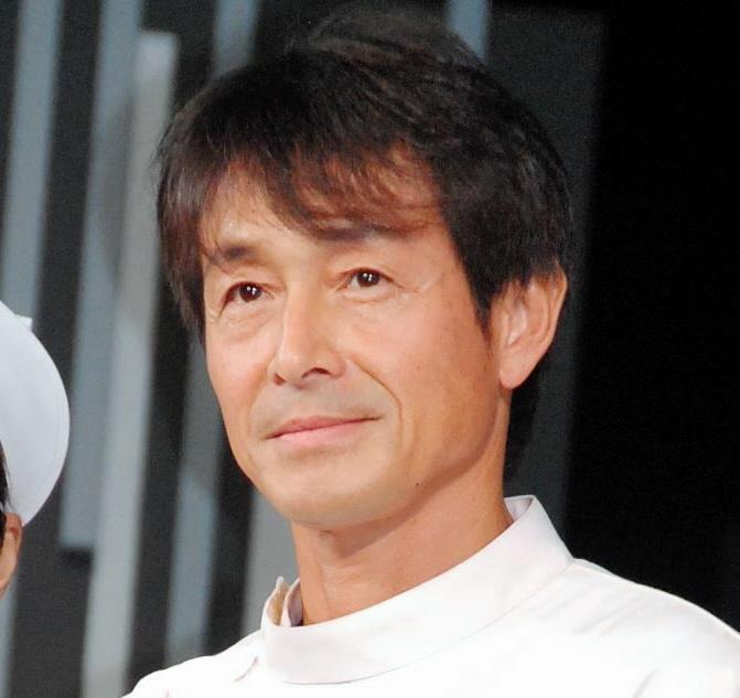 吉田栄作 １３歳下人気女優妻とお花見 曲げわっぱの手作り弁当＆愛犬と「家族でピクニック」と妻 - デイリースポーツ