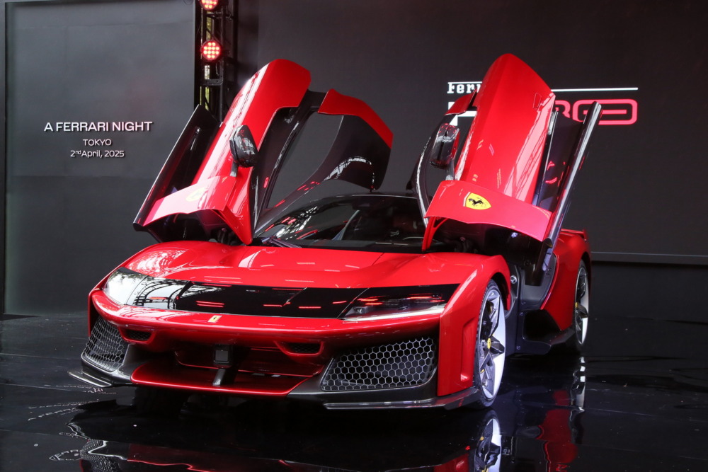 イタリア大使館で日本初お披露目となったフェラーリF80。