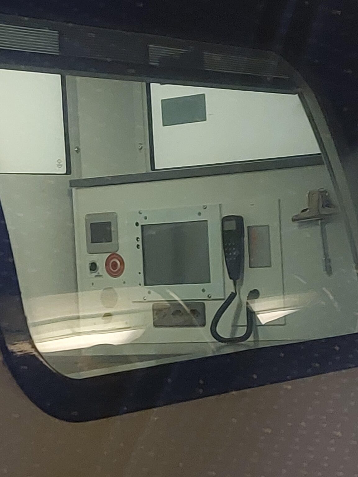電車のこのコンパートメントは何のためですか？