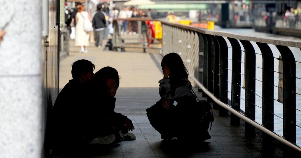 「生きるための場所奪わないで」「排除してる」万博で大阪・グリ下に“塀”設置。「根本的な解決ならない」の声も