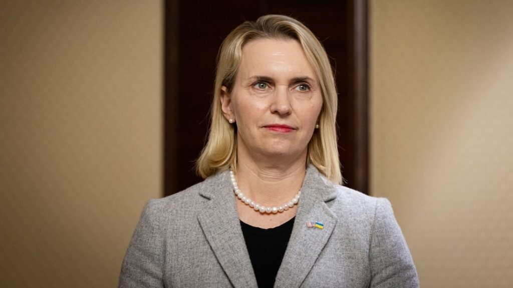 米国のブリンク駐ウクライナ大使の辞任、両国政府から圧力か　情報筋 - CNN.co.jp