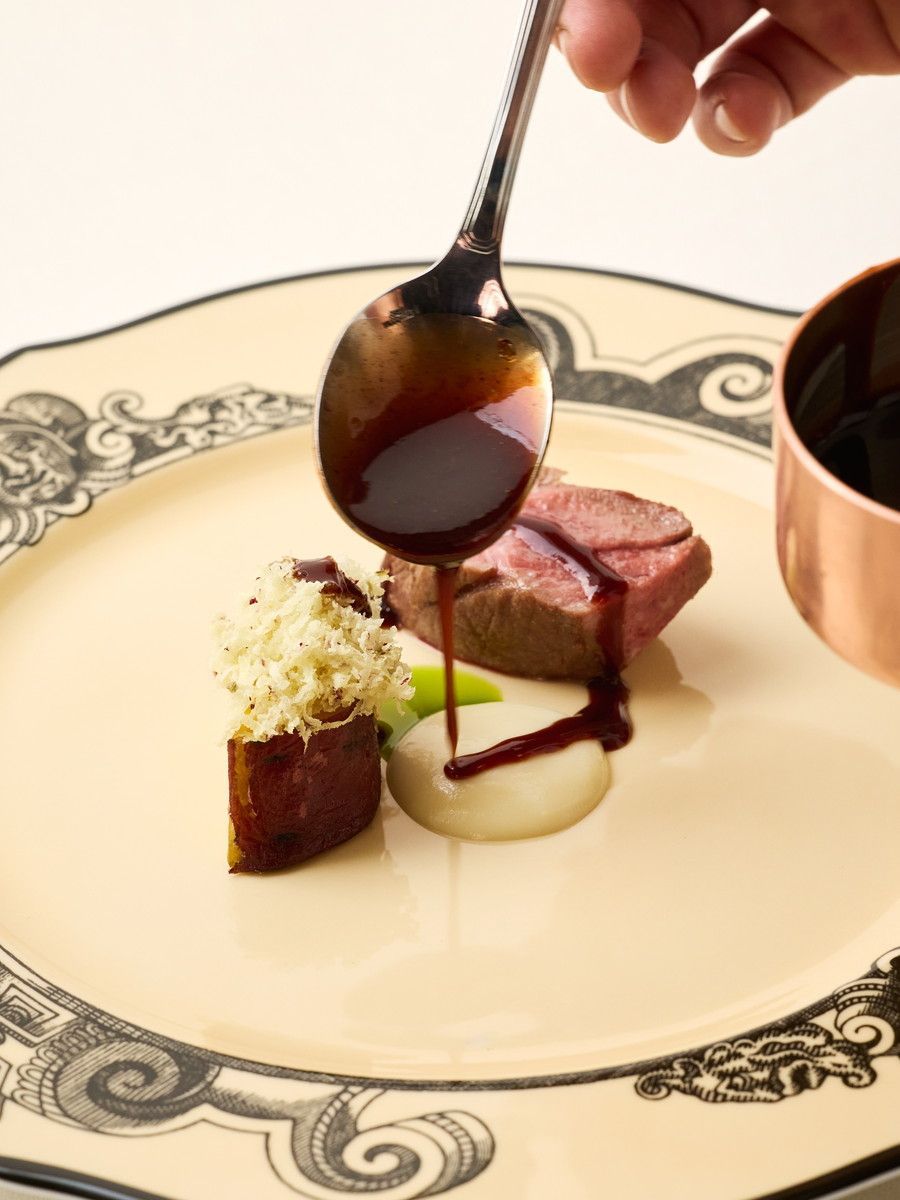 ランチ ￥18000、ディナー ￥35000（税込･サービス料別）のコースの一部