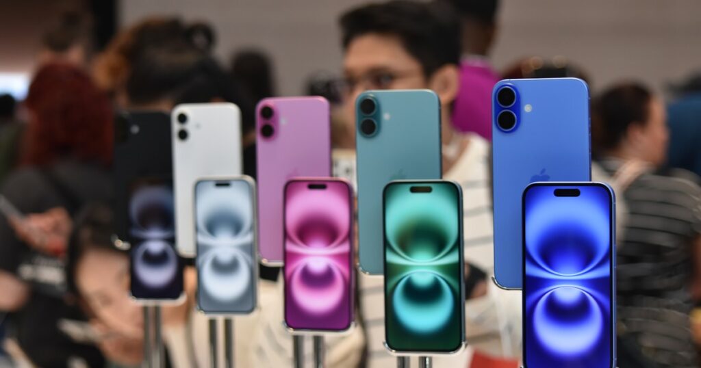 iPhone、米国で33万円に値上げも トランプ関税で試算 – 日本経済新聞 iPhone、米国で33万円に値上げも トランプ関税で試算 - 日本経済新聞