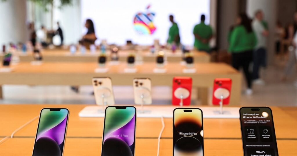 Appleの米国向けiPhone生産、中国からインドに全量移管 FT報道 - 日本経済新聞