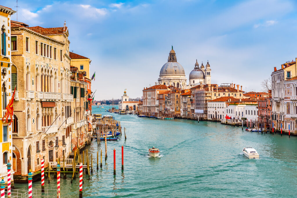 【2025年版】イタリア旅行の情報収集におすすめなウェブサイト | 地球の歩き方