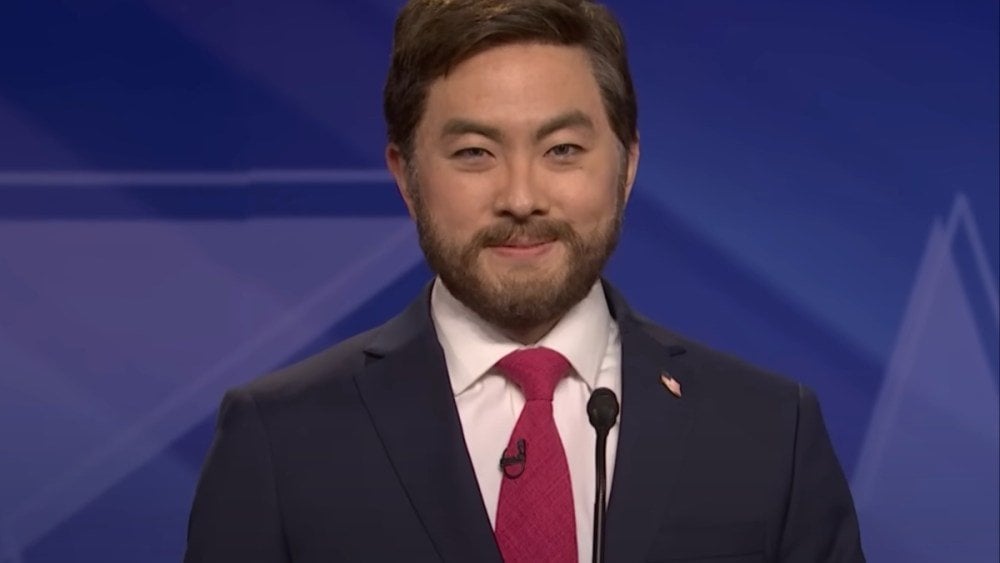 「SNL」スターのボーエン・ヤンは、ローン・マイケルズに彼をJDヴァンスとして置き換えるように頼んだと言います：「ザック・ガリフィアナキスに手を差し伸べてください」