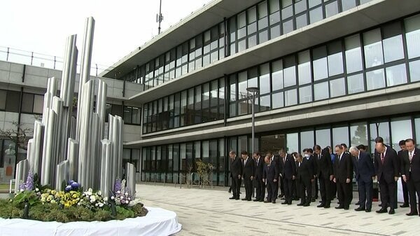 観測史上初めて震度7が2度…熊本地震の前震から9年 県庁の祈念碑前で278人の犠牲者追悼式