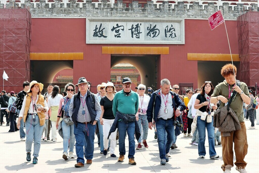 外国人観光客の「チャイナトラベル(中国旅行)」ブームが続く 写真1枚 国際ニュース:AFPBB News 外国人観光客の「チャイナトラベル(中国旅行)」ブームが続く 写真1枚 国際ニュース:AFPBB News