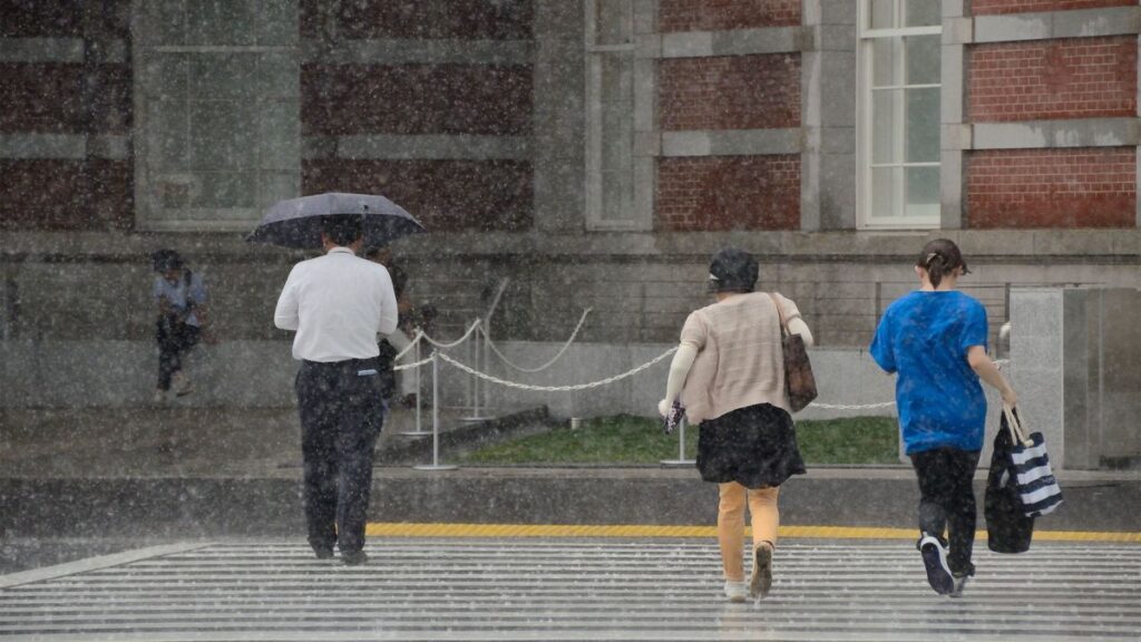｢猛暑も豪雨も地球温暖化のせい｣は間違っている…データで読み解く日本の異常気象の"真の原因" たしかに東京の年平均気温は3.2℃上昇している | PRESIDENT Online（プレジデントオンライン）