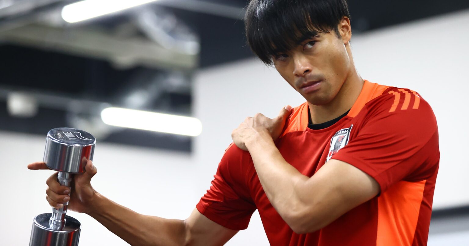 英国人記者が断言「ミトマの肉体は3年前と全然違う」三笘薫27歳“上半身の筋肉”はここまで変わった…しかし、本人は否定「多分言わないです(笑)」 – プレミアリーグ – Number Web 英国人記者が断言「ミトマの肉体は3年前と全然違う」三笘薫27歳“上半身の筋肉”はここまで変わった…しかし、本人は否定「多分言わないです(笑)」 - プレミアリーグ - Number Web