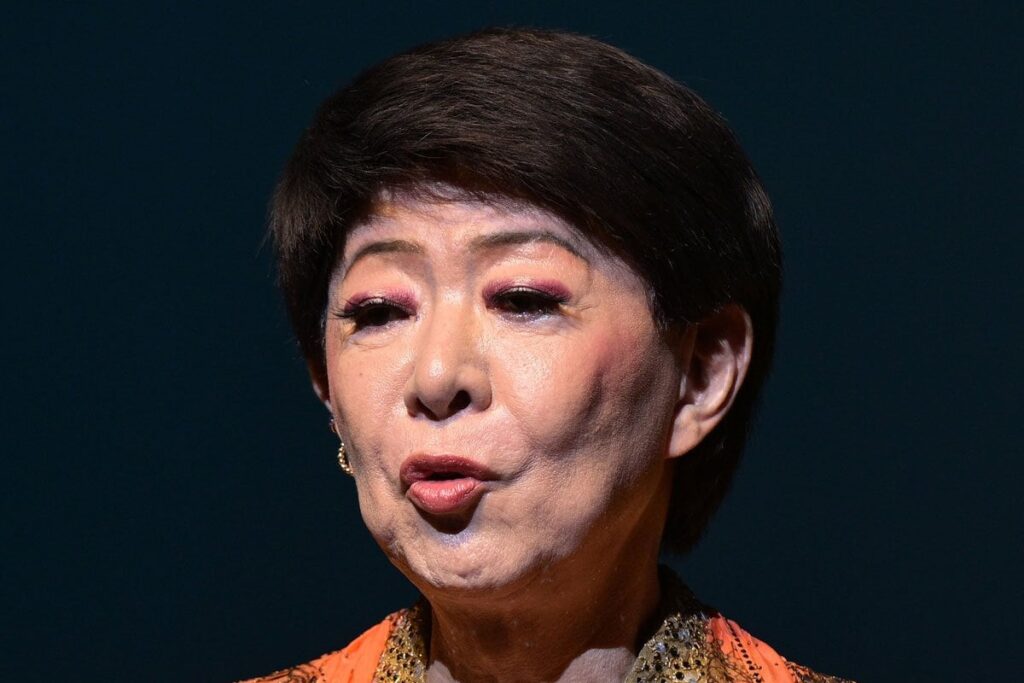 美川憲一 超大物カップル〝破局〟させていた「お母さんに頼まれたの…壊すの簡単じゃないの」 – 東スポWEB 美川憲一 超大物カップル〝破局〟させていた「お母さんに頼まれたの…壊すの簡単じゃないの」 - 東スポWEB