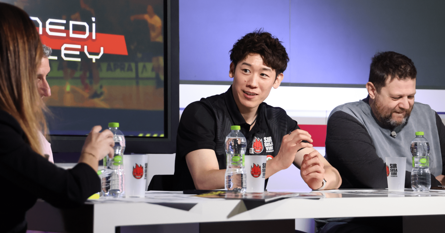 「流暢なイタリア語でテレビ出演」に絶賛の声…“10年前の石川祐希”を知る記者が驚いたペルージャでの変化とは？「あの頃はぎこちなかったけど…」 - バレーボール日本代表 - Number Web