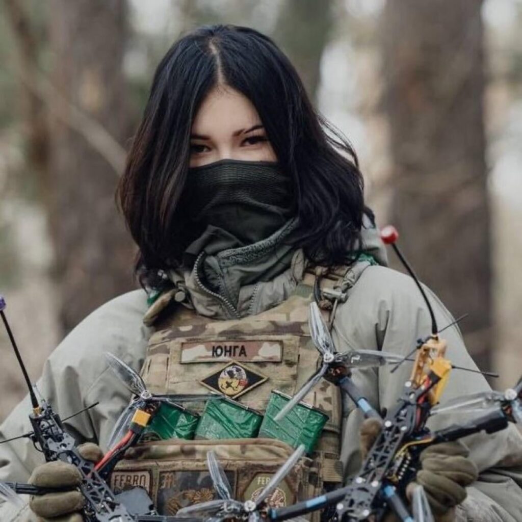 ウクライナのFPVドローンオペレーター - 彼女は、2025年4月、ウクライナ国家警備隊のSerhiy Mykhalchuk "Rubizh"にちなんで名付けられた第4回運用任務の旅団からです。