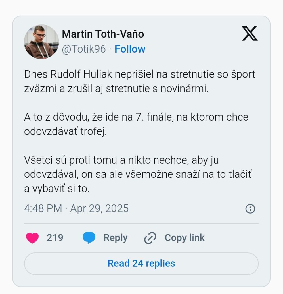 スポーツ大臣のルドルフ・フリアック自身が、ホッケーの外国人の決勝後、トロフィーとメダルの引き渡しにノミネートされました。