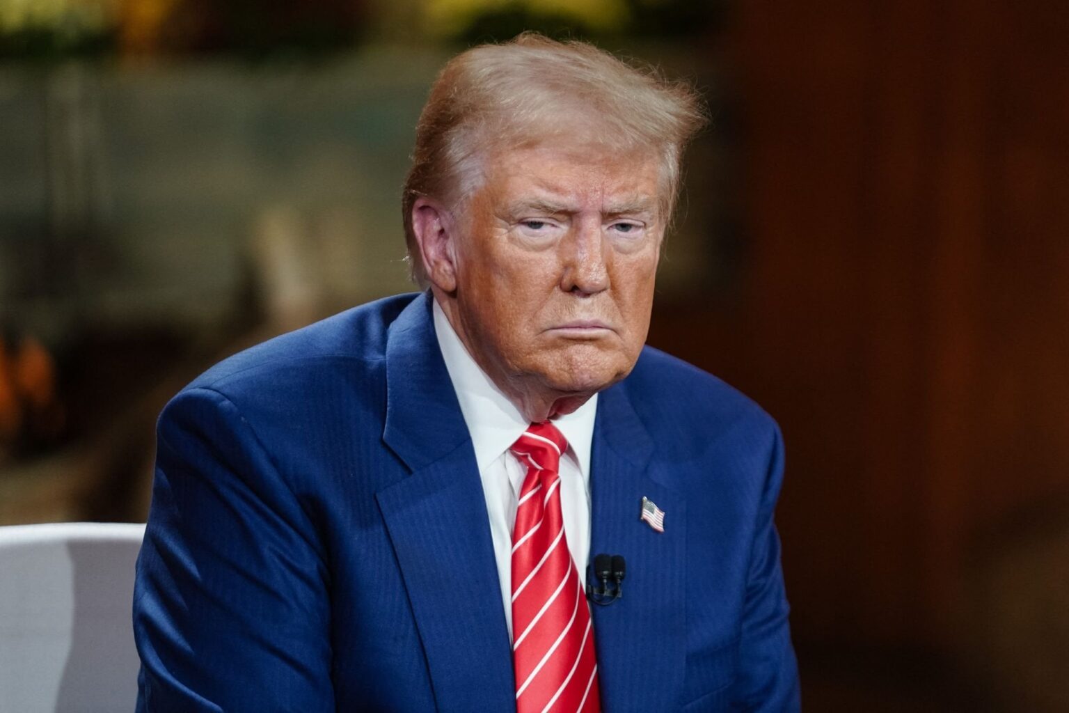 トランプの管理者は、島を併合するためにグリーンランドの各人に10,000ドルを与えることを検討しています