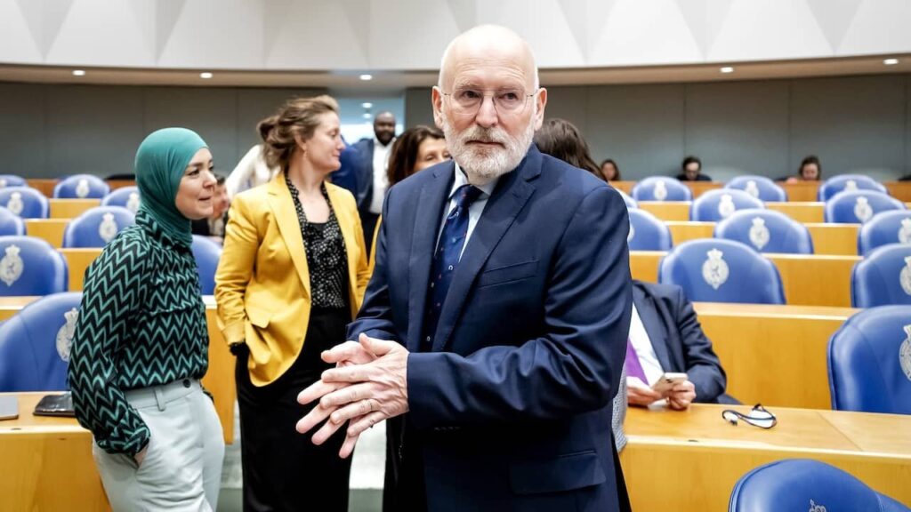 Timmermansは、新しいパーティーの計画を共有しています：「左または右に移動しないでください」