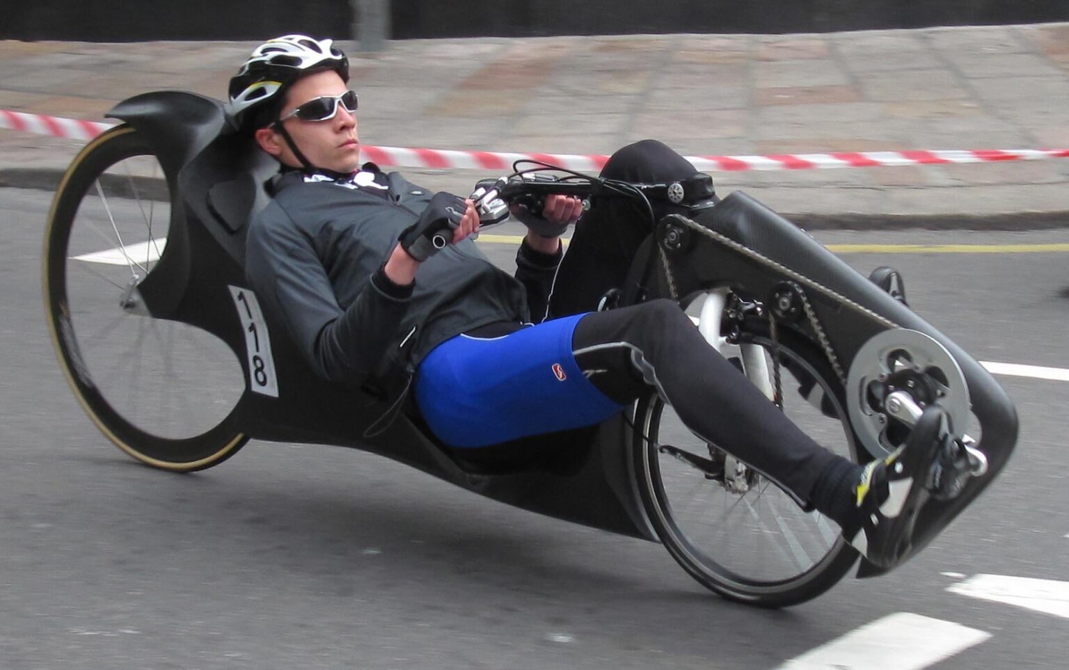 横たわっている自転車を持っているあなた - あなたは誰ですか、そしてなぜあなたはこのタイプの車を選んだのですか？