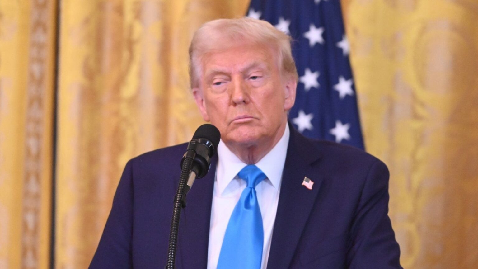 トランプは、関税について200の取引を行ったと主張しています。彼のキャビネットのメンバーは1つに名前を付けることができません