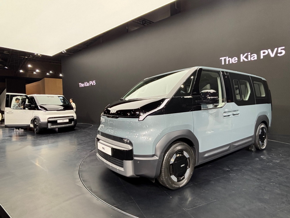 4月3日に開幕した『ソウルモビリティショー』でキアが展示したPV5。
