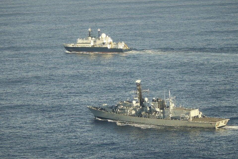 ウクライナは、昼間にロシアの「シャドウ艦隊」船を捕まえます