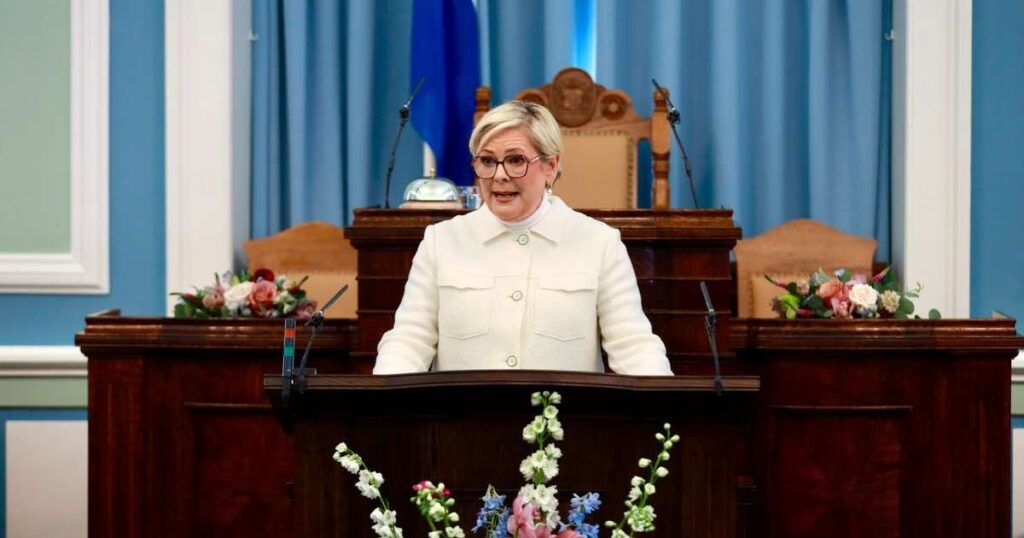 アイスランドの大統領は、「教皇フランシス」-Rúv.isを思い出します
