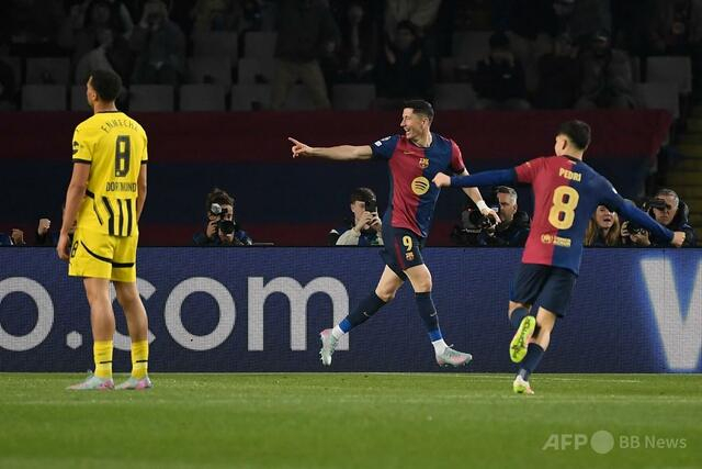 バルサがドルトムントに4発完勝 欧州CL4強へ王手