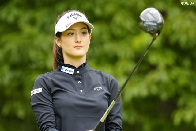 ニュージーランドで朝日に照らされた伊藤真利奈 「見事な絶景に美女１人、絵になりますね〜」とファンも大絶賛！