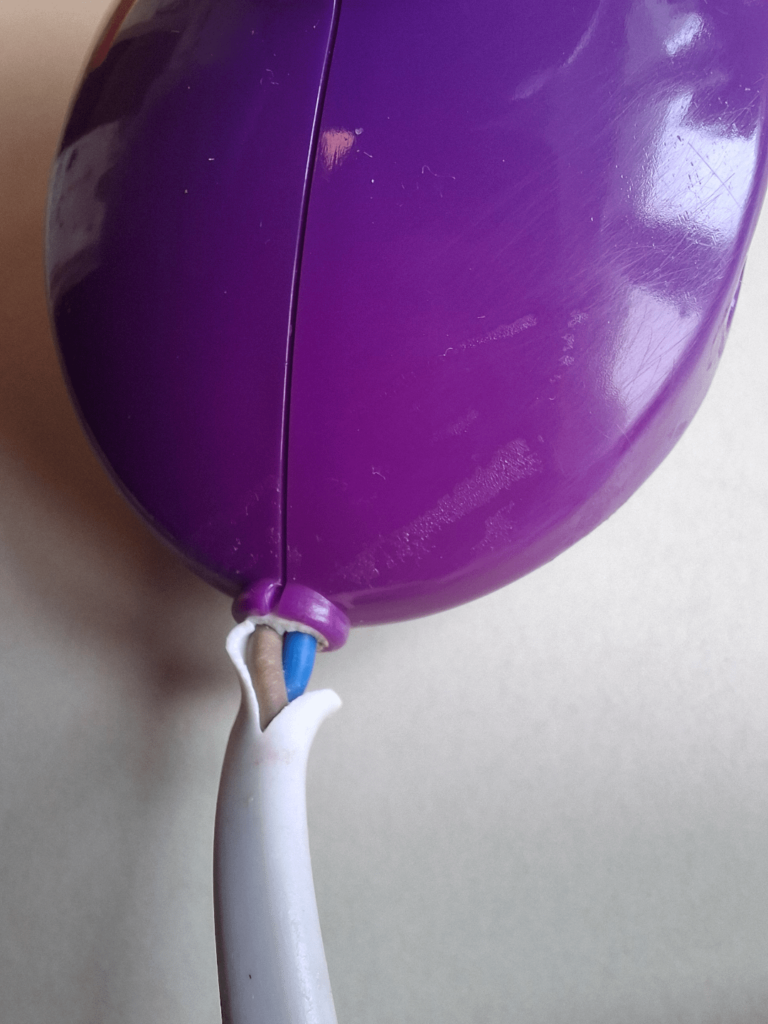 このようなアプライアンスを開梱したケーブルで使用しても安全ですか？