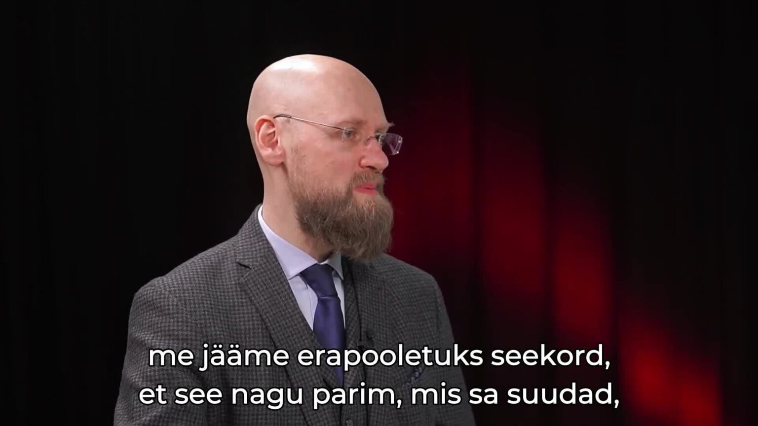 Varro Vooglaid：私たちの国は、無防備なPythの修道女に暴力的です。