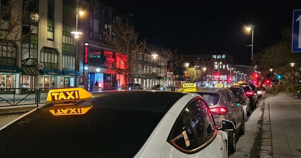 アイスランドのタクシー市場での紛争とドラマの夜