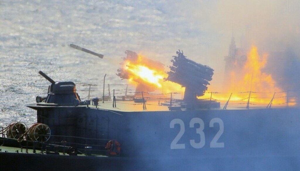 北艦隊は、ノルウェーの海域に近い運動を続けています