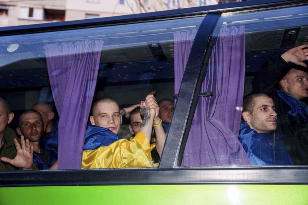 Ukraine, Russia swap POWs, other prisoners involving more than 500 people