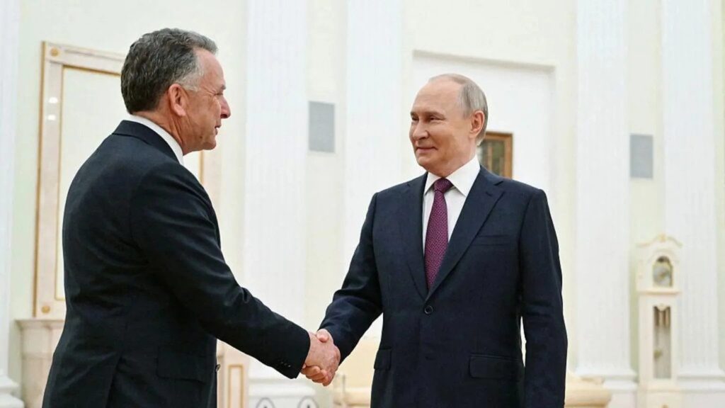 ロシアの補佐官は、プーチンとトランプの使節がモスクワで「非常に便利な」3時間の会議を開催したと言います