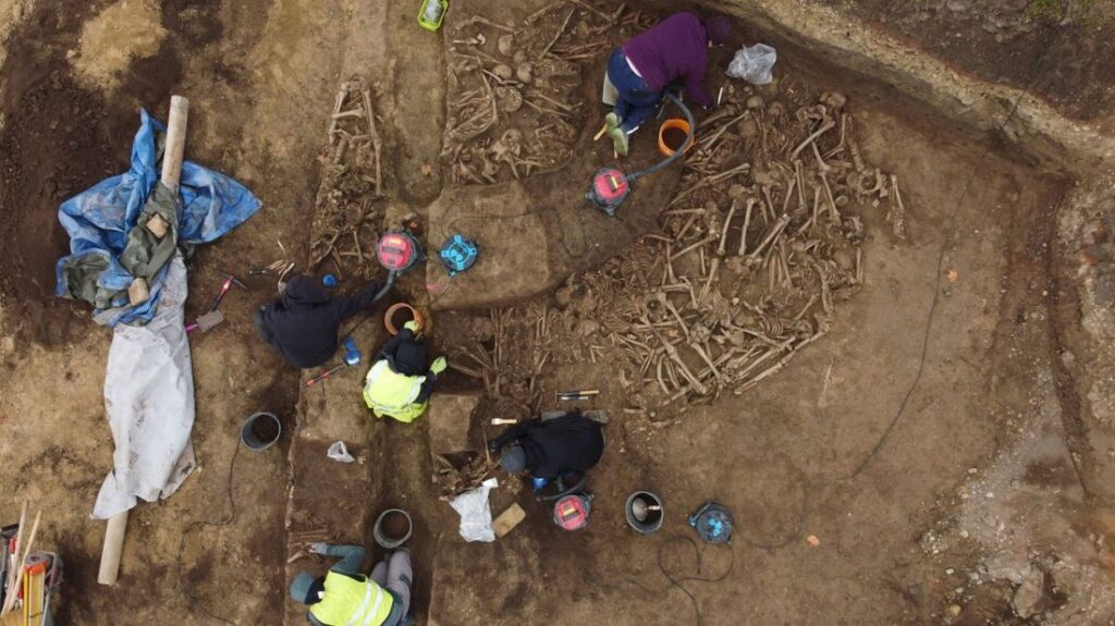 ローマ軍兵士の集団墓地が物語る、戦場での軍勢崩壊の惨状 - CNN.co.jp