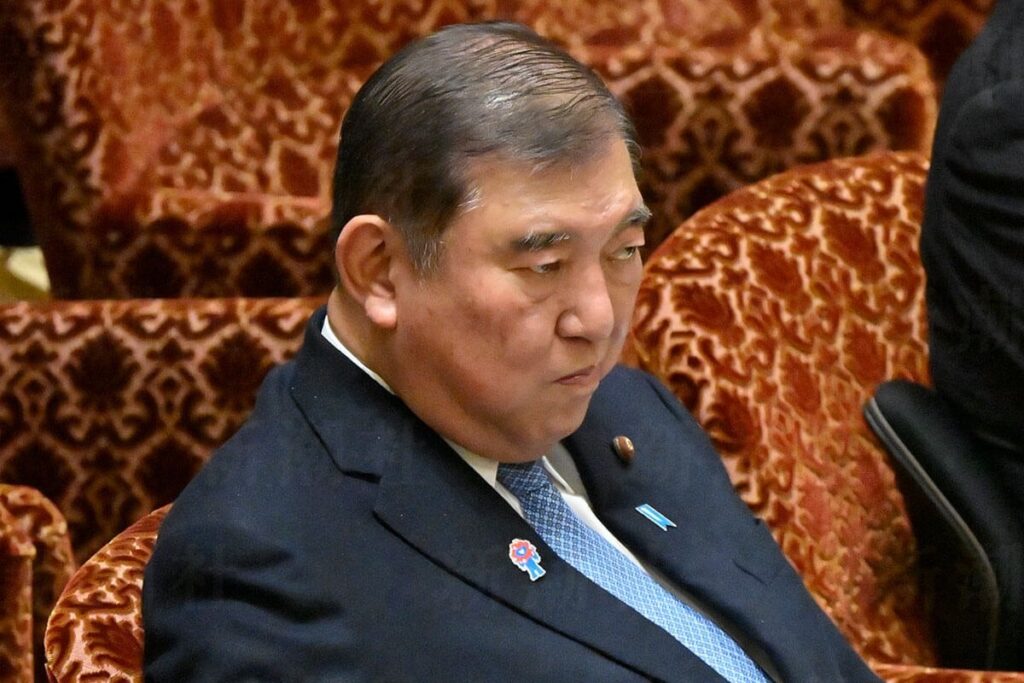 「これで政権は終わり」のはずの石破首相を救った「永田町の商品券文化」と「官房機密費の配布実態」― 配布する機会多いのは首相でなく官房長官