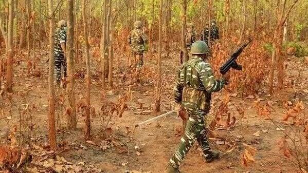 20000人のインド軍がチャッティスガルの山で1000人の毛沢東主義者を囲んでいます