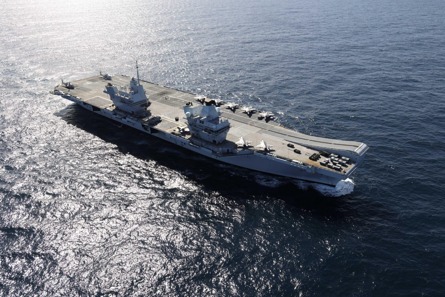 HMSプリンスオブウェールズは、CSG25のために18の英国F-35Bを乗り出しました