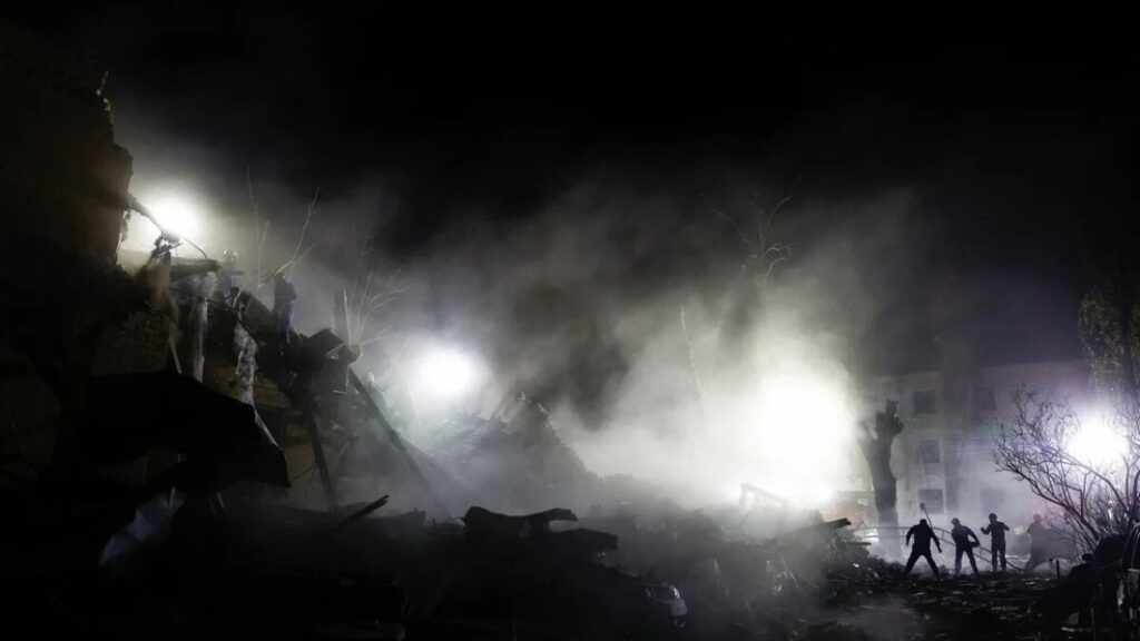 ロシアがキーウ攻撃、９人死亡　トランプ氏とゼレンスキー氏の舌戦後 - CNN.co.jp