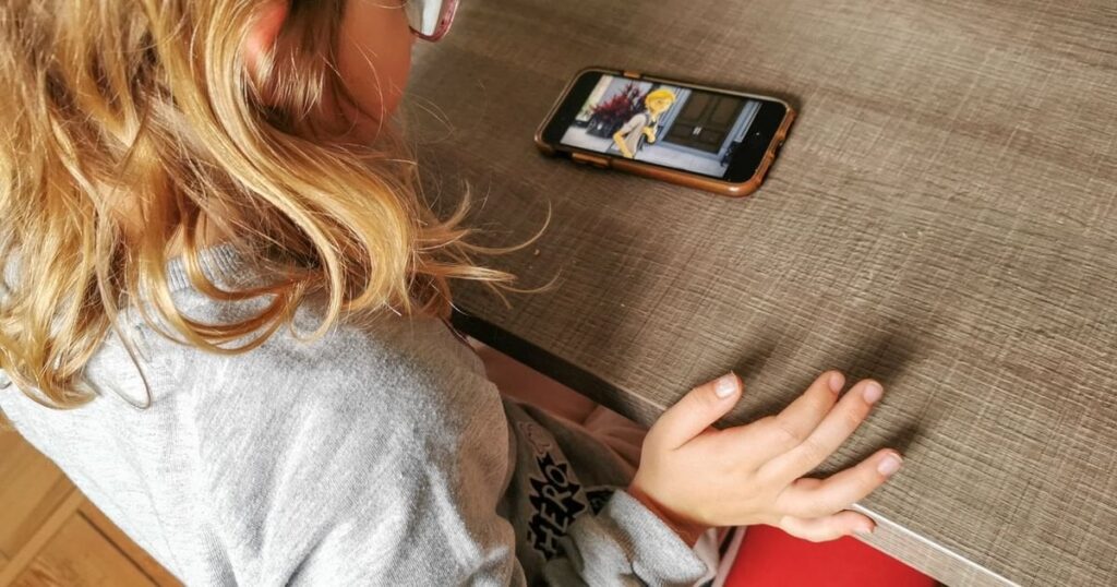 民主党は、イタリアの人工知能、ソーシャルネットワーク、スマートフォンの使用を規制することを目的とした一連の法律提案を提示します