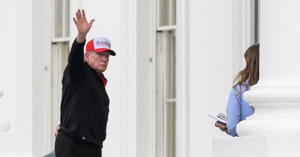 トランプは教会をスキップして、代わりに急いでいるイースターを投稿します|大統領はイースターに20回以上投稿しましたが、聖なる日についてはほとんど言いませんでした。