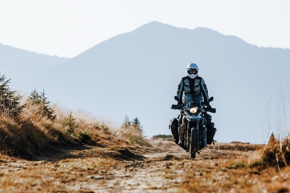 目的地は“焼け野原“。スペインのバイクツアーが山火事の被災地域を巡るワケ | 世界のソーシャルグッドなアイデアマガジン | IDEAS FOR GOOD