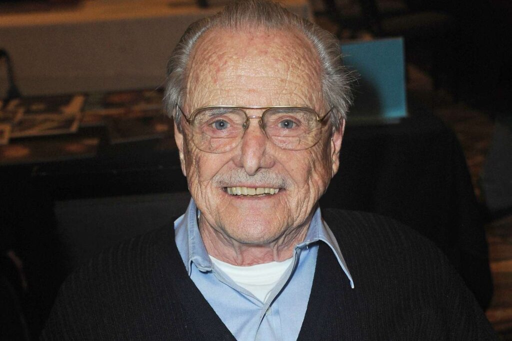 98歳のウィリアム・ダニエルズは、彼が「喜んでいる」と言います。ファンは数年後も彼の仕事に感謝しています。