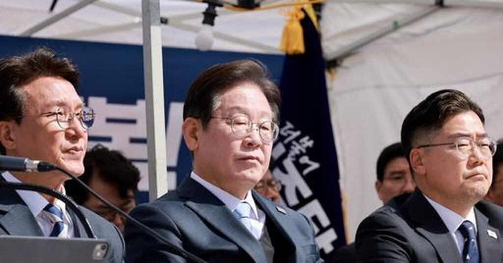 South Korea’s President Yoon Suk-yeol Impeached Amid Political Turmoil South Korea's President Yoon Suk-yeol Impeached Amid Political Turmoil