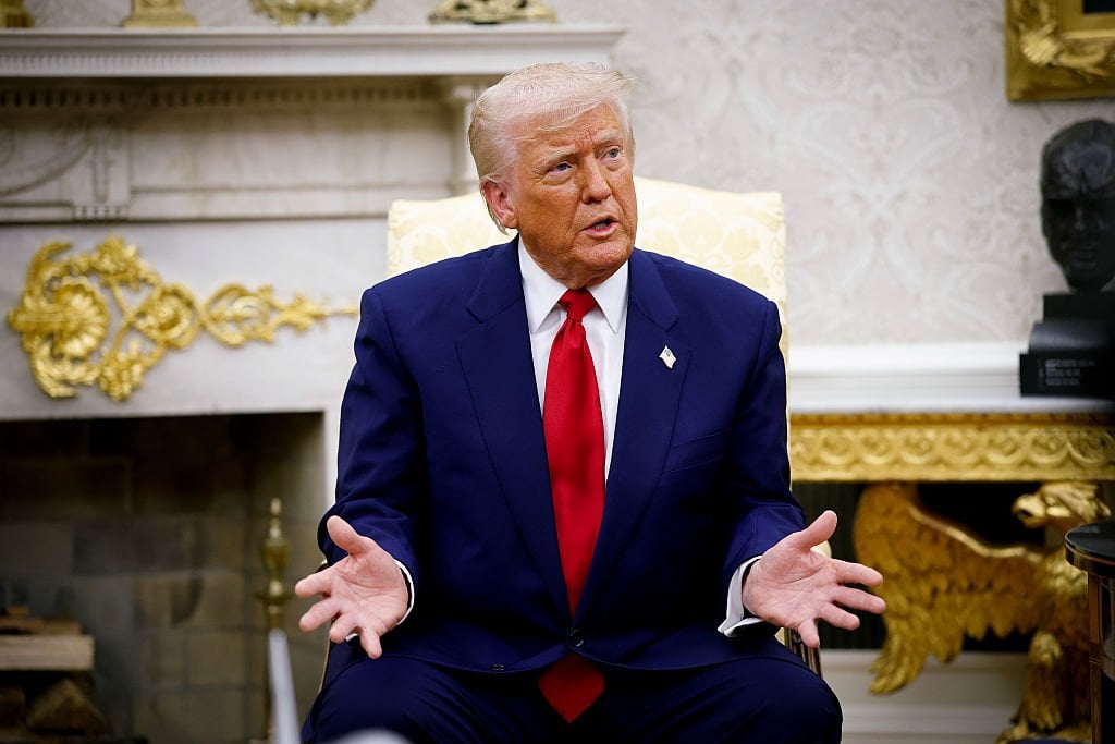 関税の一時停止がインサイダー取引の懸念を引き起こす前に、トランプの「購入するのに最適な時期」の請求数時間