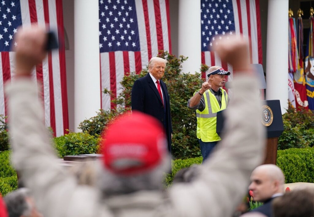 トランプは、議会の承認なしに1942年以来最大の増税を課しました