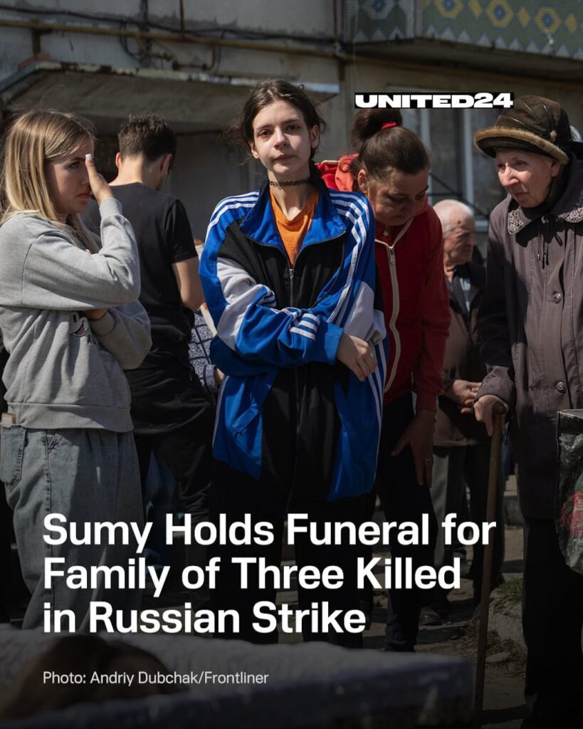 サミーはロシアのストライキで殺された3人の家族のために葬儀を開催します