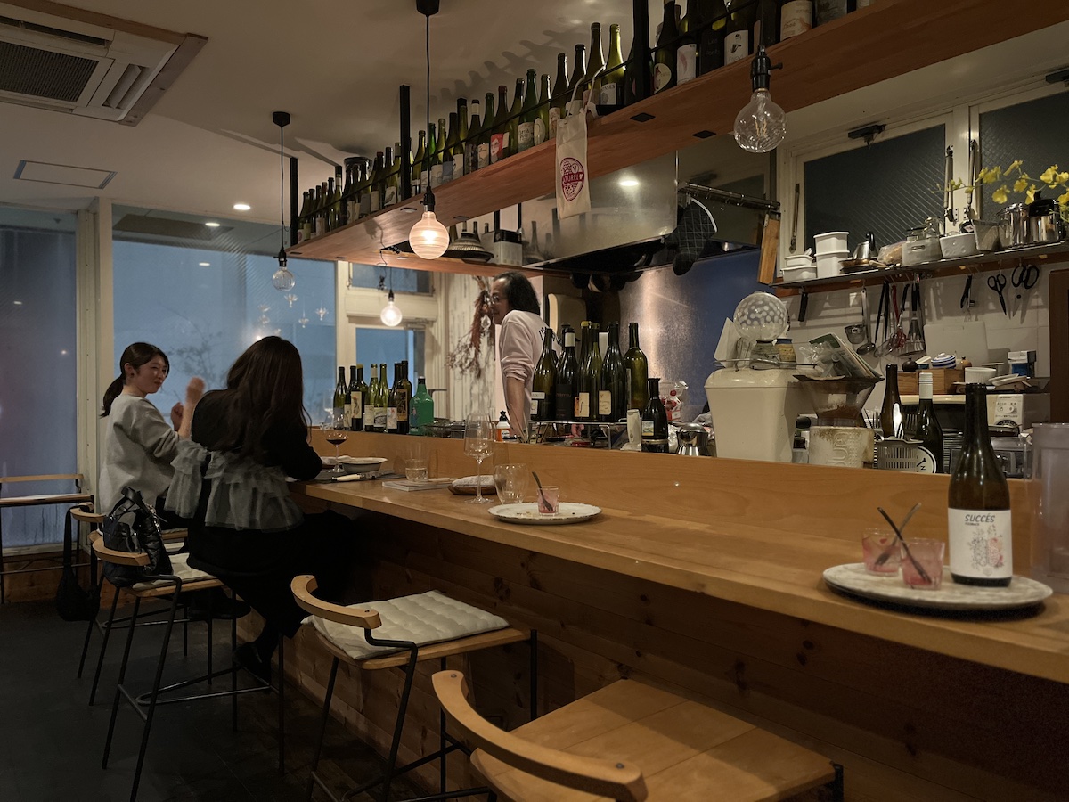 スナックかほりのワイン放浪 vol.2「ワインバー＆キッチン 食堂メルカド」