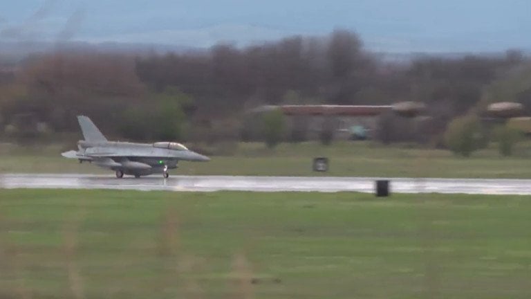 3つの海のブルガリア！最初のブルガリアのF-16がここに上陸しました！ Uraahhhhhhhhhhhhhhhhhhhhhhhhhhhhhhhhhhhhhhhhhhhhhhhhhhhhhhhhhhhhhhhhhhhhhhhhhhhhhhhhhhhhhhhhhhhhhhhhhhhhhhhhhhhhhhhh