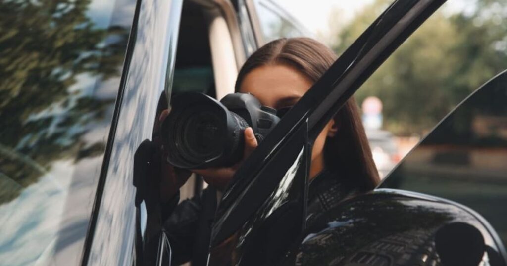 従業員（30）私的探偵による写真の後にすぐに解雇されましたが、裁判官は一生懸命取ります